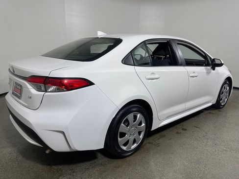 Certified 2022 Toyota Corolla LE image 3