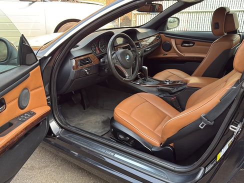 Used 2013 BMW 328i Convertible image 24