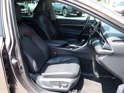 Used 2024 Toyota Camry XLE w/ Navigation Package FWD image 41