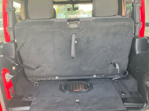 Used 2021 Jeep Wrangler Rubicon w/ Uconnect 4C Nav & Sound Group image 22