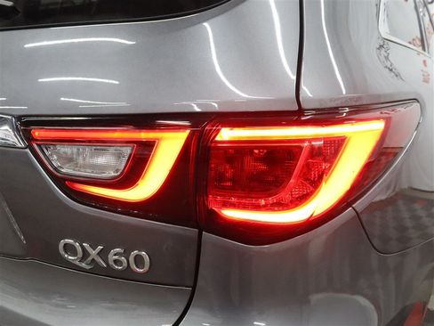 Used 2019 INFINITI QX60 Luxe w/ Essential Package AWD/4WD image 10