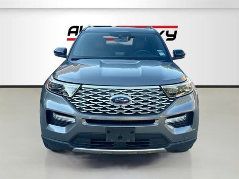 Used 2023 Ford Explorer Platinum w/ Technology Package image 2