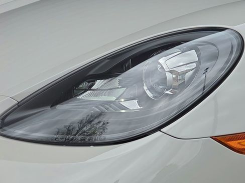 Certified 2021 Porsche 718 Cayman GT4 RWD image 19