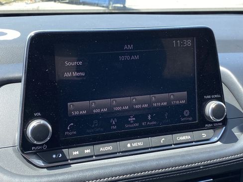 Used 2024 Nissan Rogue SV FWD image 7