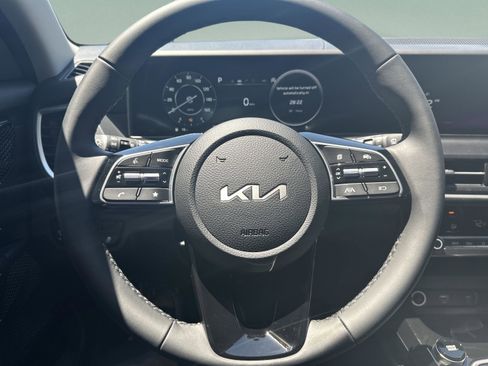 Used 2025 Kia Seltos EX w/ EX Sunroof Package image 14