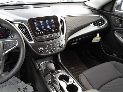 Used 2024 Chevrolet Malibu LT FWD image 16