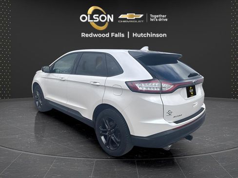 Used 2018 Ford Edge SEL w/ SEL Appearance Package image 3
