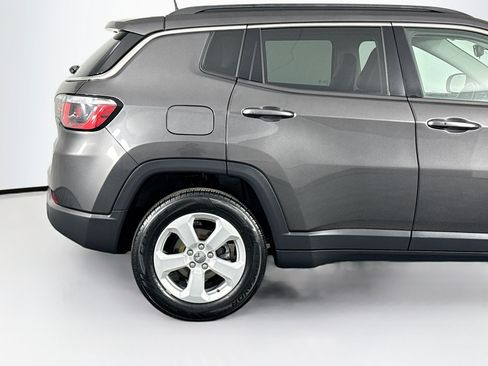 Used 2019 Jeep Compass Latitude w/ Cold Weather Group AWD/4WD image 42