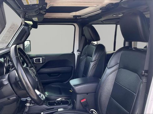 Used 2022 Jeep Wrangler Unlimited Sahara AWD/4WD image 23