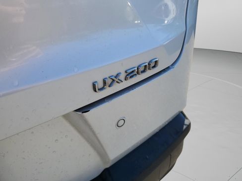 Used 2021 Lexus UX 200 w/ Accessory Package (Z1) image 7