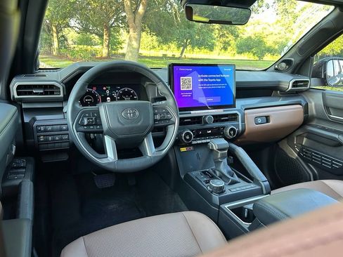 Certified 2025 Toyota 4Runner Limited AWD/4WD image 13