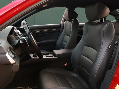 Used 2021 Honda Accord Sport image 2
