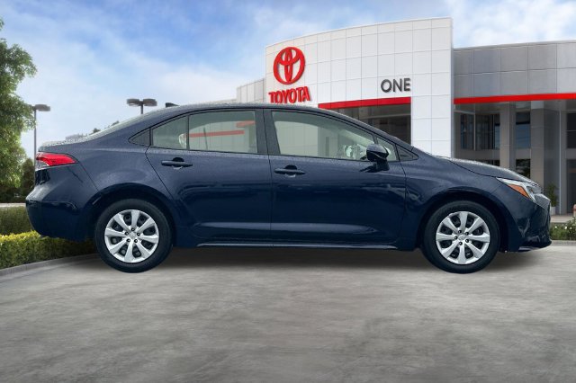 Used 2025 Toyota Corolla LE FWD image 3