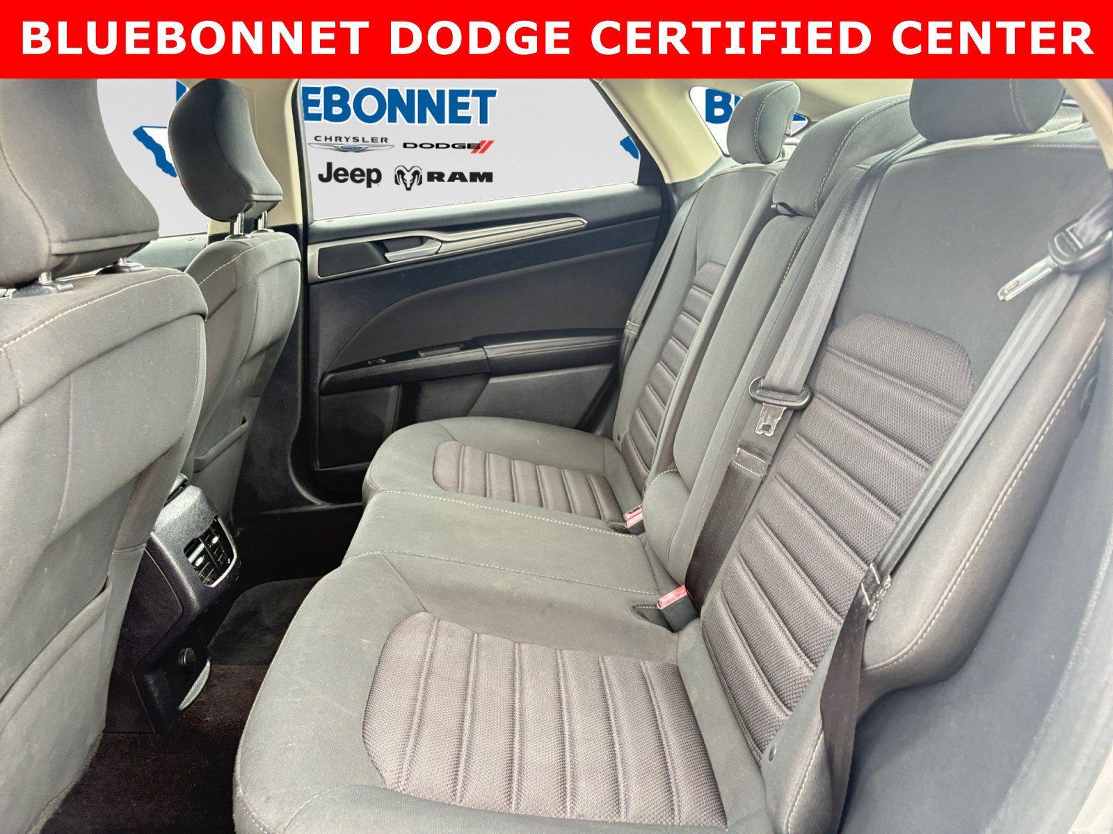 Used 2017 Ford Fusion SE FWD image 21