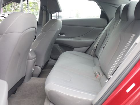 Used 2024 Hyundai Elantra SEL FWD image 13