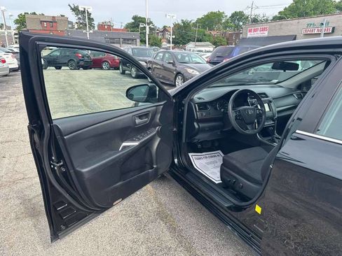 Used 2015 Toyota Camry LE FWD image 9