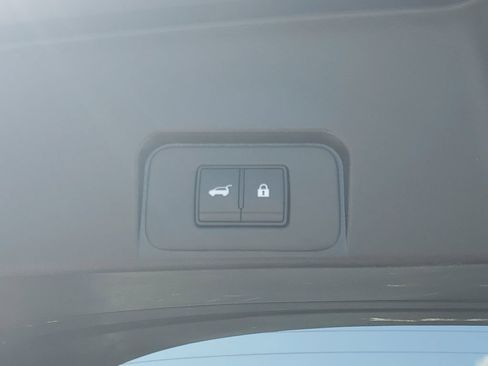 Used 2024 Nissan Rogue SV FWD image 14