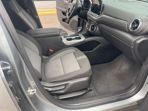 Used 2025 Chevrolet Blazer LT FWD image 32
