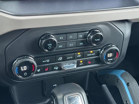 Used 2024 Ford Bronco Wildtrak image 22