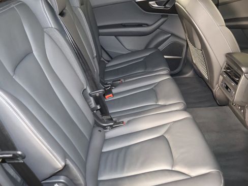 Used 2025 Audi Q7 Premium Plus image 43