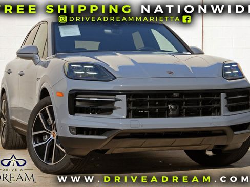 Used 2025 Porsche Cayenne E-Hybrid w/ Premium Package Plus AWD/4WD image 2