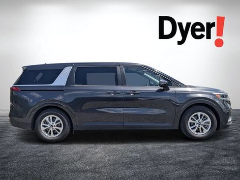 Certified 2024 Kia Carnival LX FWD image 2