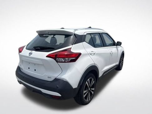 Used 2020 Nissan Kicks SR w/ SR Premium Package FWD image 5