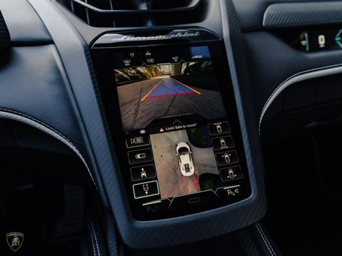 Used 2024 Lamborghini Revuelto image 19