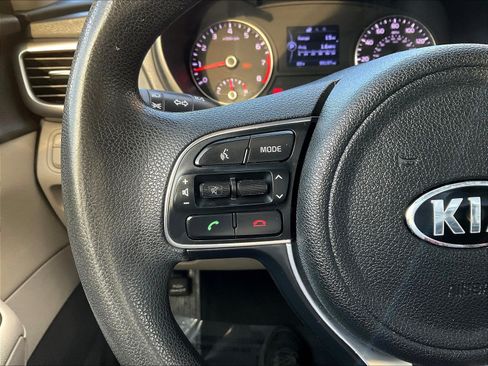 Used 2017 Kia Optima LX FWD image 10
