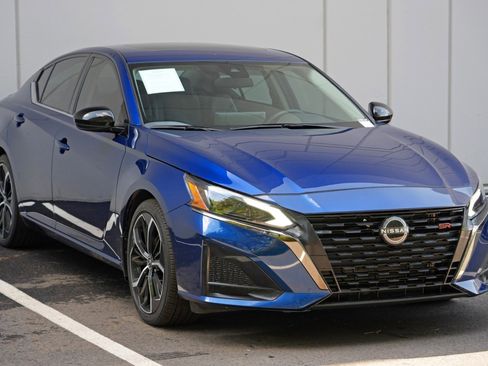 Used 2024 Nissan Altima 2.5 SR w/ SR Premium Package FWD image 49