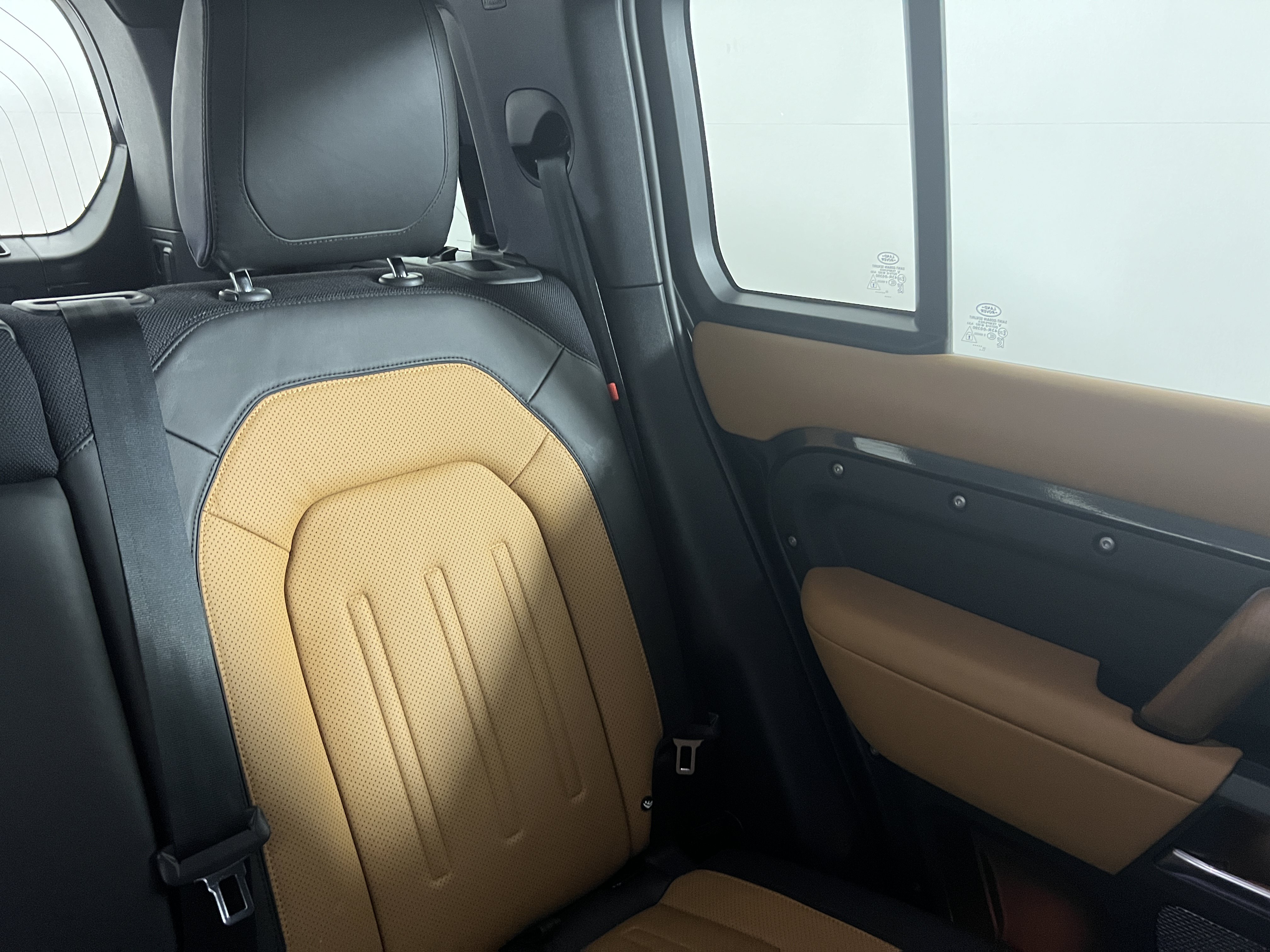 Used 2023 Land Rover Defender 110 X AWD/4WD image 15