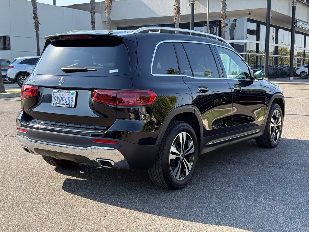 Used 2026 Mercedes-Benz GLB 250 image 9