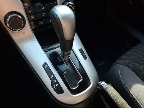 Used 2015 Chevrolet Cruze LT FWD image 14