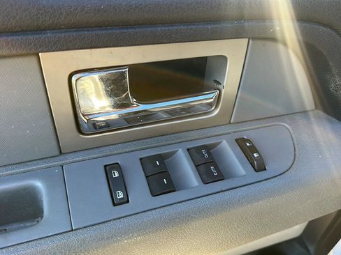 Used 2011 Ford F150 XLT w/ XLT Chrome Pkg image 13