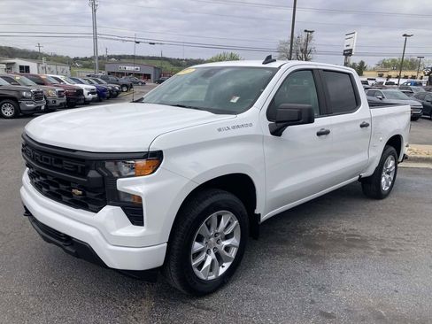 Used 2023 Chevrolet Silverado 1500 Custom image 8