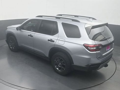 Used 2024 Honda Pilot TrailSport image 23