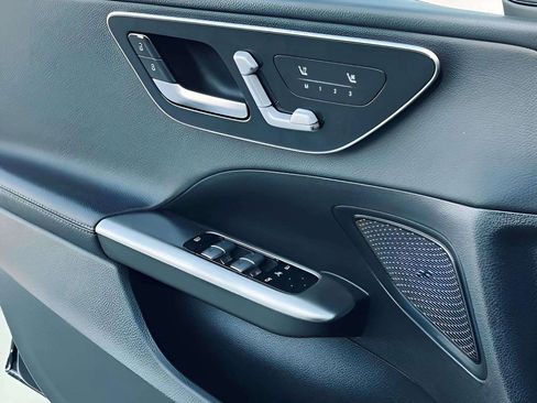 Used 2024 Mercedes-Benz C 300 4MATIC Sedan image 20