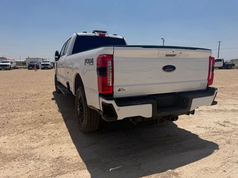 Used 2025 Ford F250 XLT w/ Black Appearance Package AWD/4WD image 10