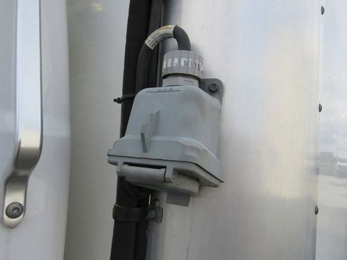 Used 2022 Ford F650 2WD Regular Cab Super Duty image 25