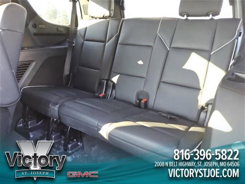 Used 2023 Cadillac Escalade Premium Luxury image 2