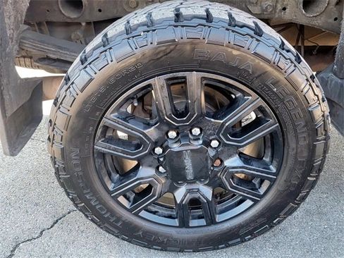 Used 2018 GMC Sierra 2500 SLT w/ Duramax Plus Package image 11