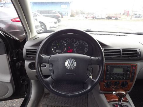 Used 2005 Volkswagen Passat GLS image 10