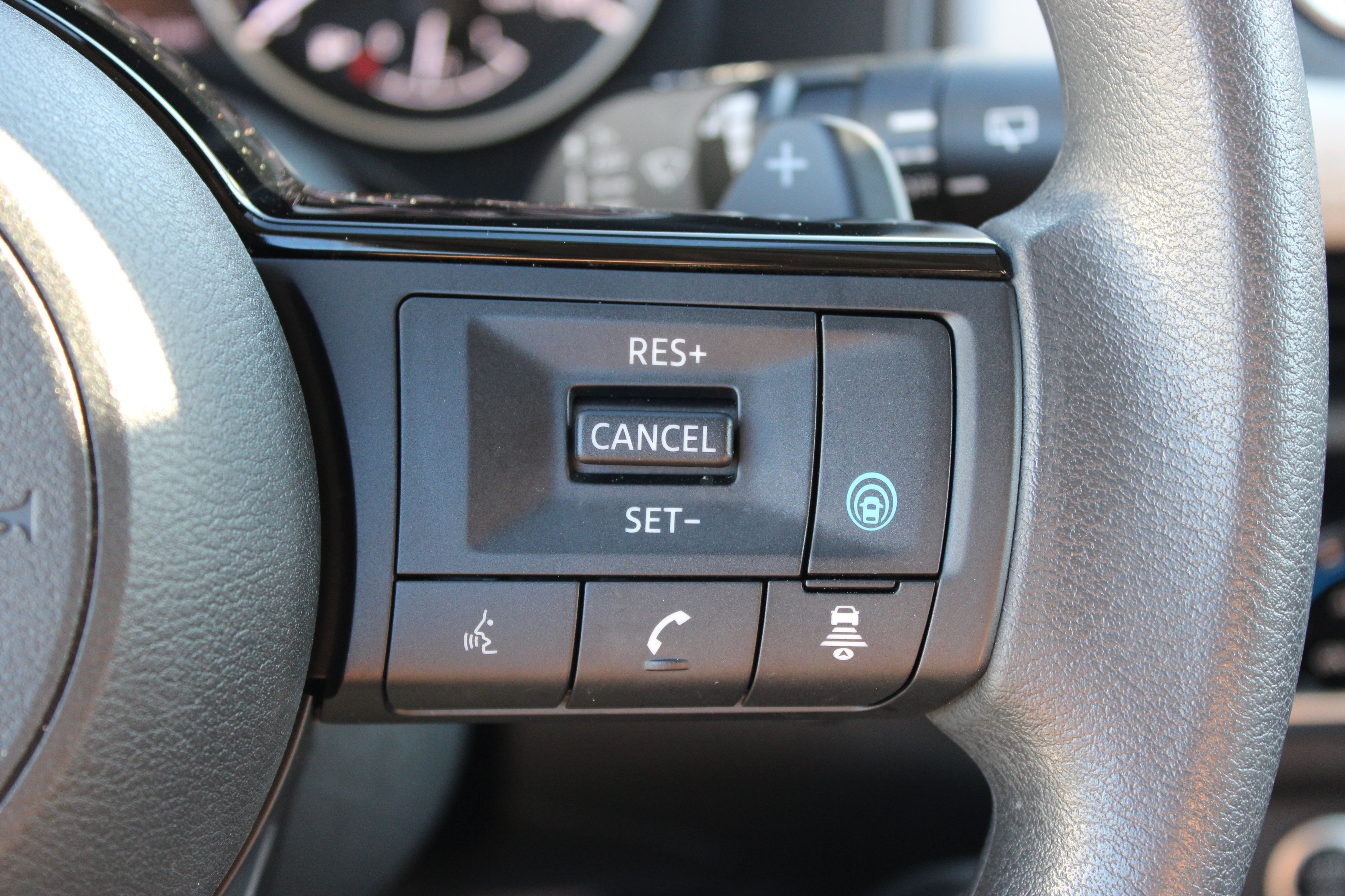 Used 2023 Nissan Rogue SV AWD/4WD image 23