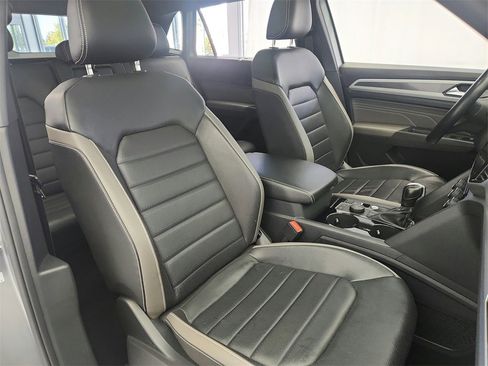 Used 2021 Volkswagen Atlas Cross Sport SEL Premium image 25