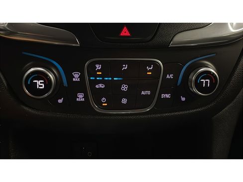 Used 2018 Chevrolet Equinox LT image 13