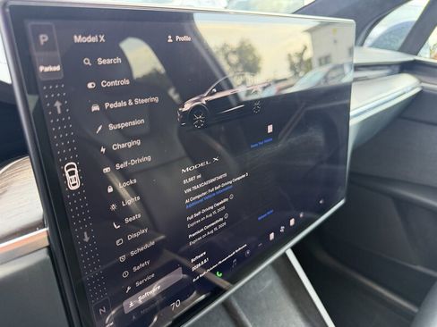 Used 2022 Tesla Model X AWD/4WD image 30