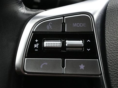 Used 2024 Kia Telluride EX w/ EX Captain's Chair Package FWD image 8