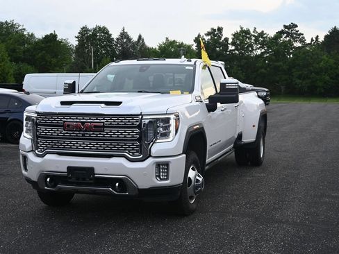 Used 2023 GMC Sierra 3500 Denali w/ Denali Ultimate Package AWD/4WD image 4