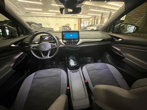 Used 2022 Volkswagen ID.4 Pro image 18