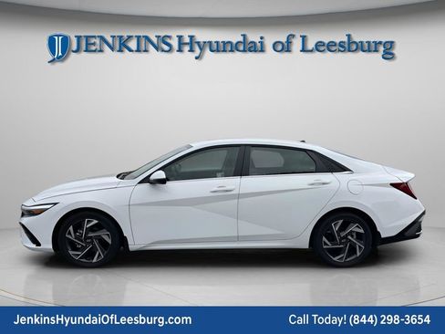 New 2025 Hyundai Elantra Limited image 9